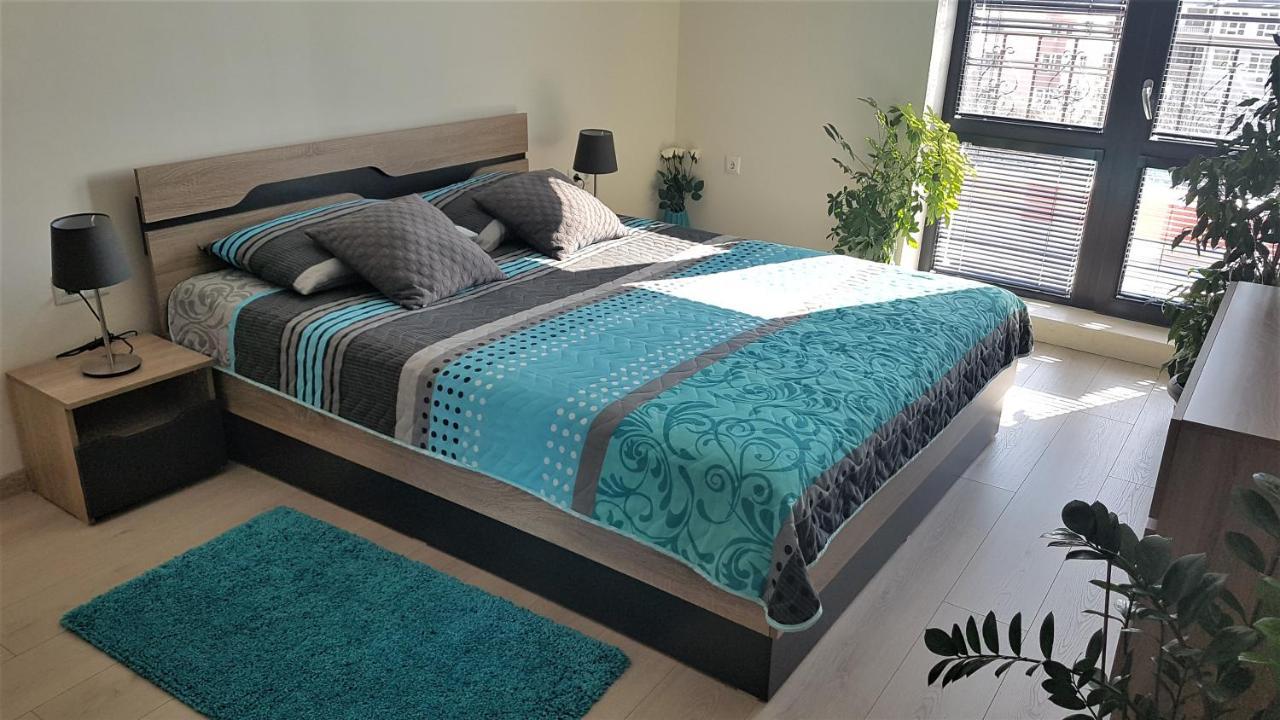 Azzurro-Top Floor Apartment In Quiet Neighborhood, Free Private Parking Варна Экстерьер фото