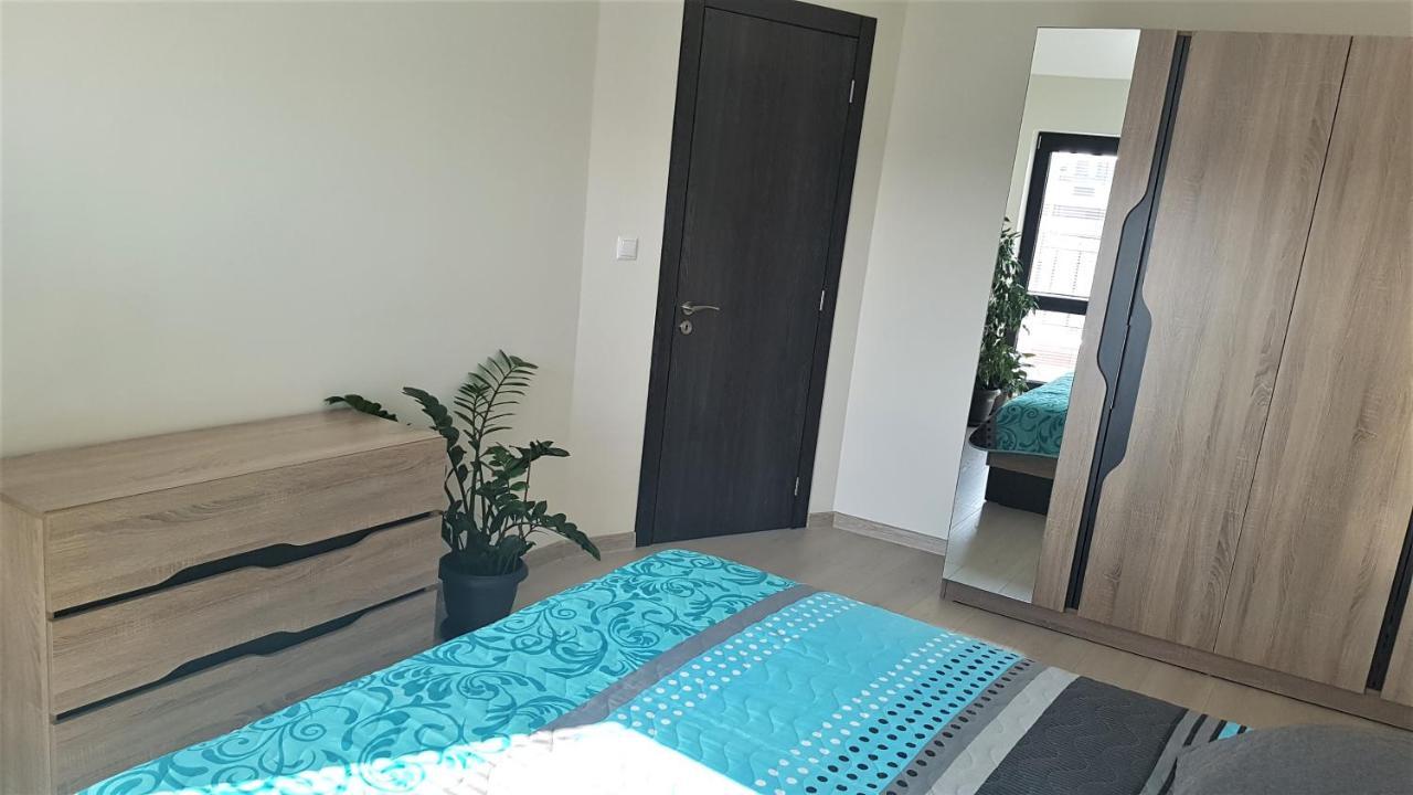 Azzurro-Top Floor Apartment In Quiet Neighborhood, Free Private Parking Варна Экстерьер фото