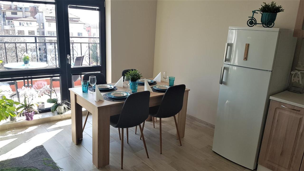 Azzurro-Top Floor Apartment In Quiet Neighborhood, Free Private Parking Варна Экстерьер фото
